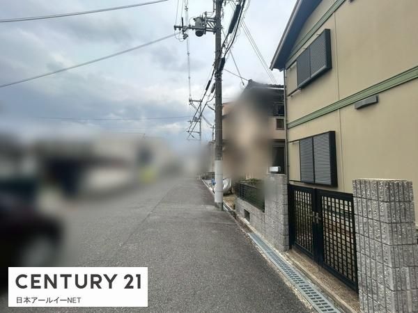 4SLDK Detached House for Sale in Takatsuki, Osaka - Thumbnail 2