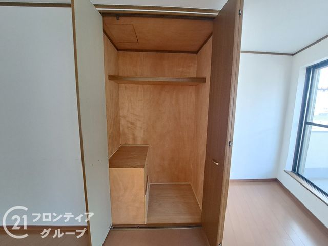 Renovated 4LK Detached House in Hirakata, Osaka for 11.9M Yen - Thumbnail 4