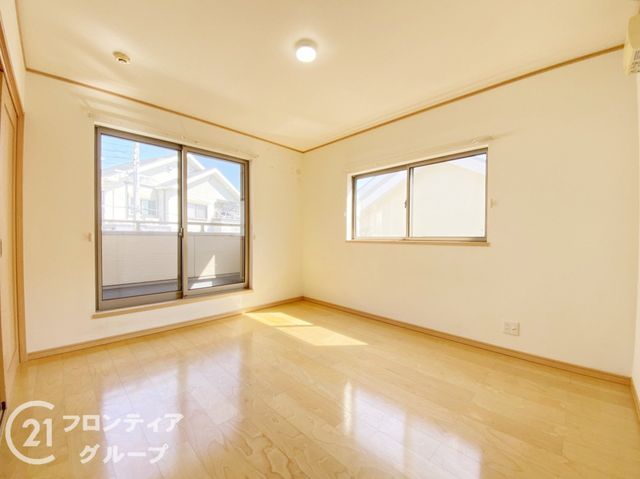 4LDK Detached House for Sale in Sakai, Osaka - Corner Lot - Thumbnail 3