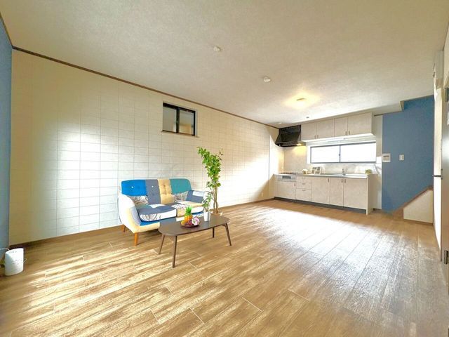Renovated 4SLDK House near Tokuan Station, Higashiosaka - Thumbnail 2