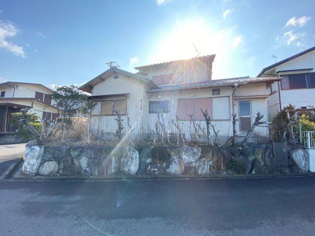 4LDK Corner Lot House for Sale in Kumatori, Osaka - Thumbnail 3