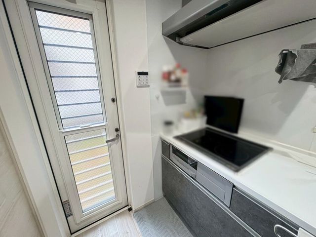 Modern 4LDK Detached House for Sale in Yao, Osaka - Thumbnail 4