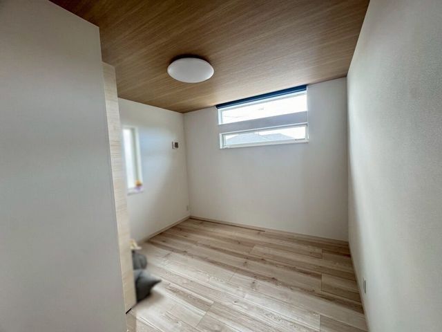 Modern 4LDK Detached House for Sale in Yao, Osaka - Thumbnail 2