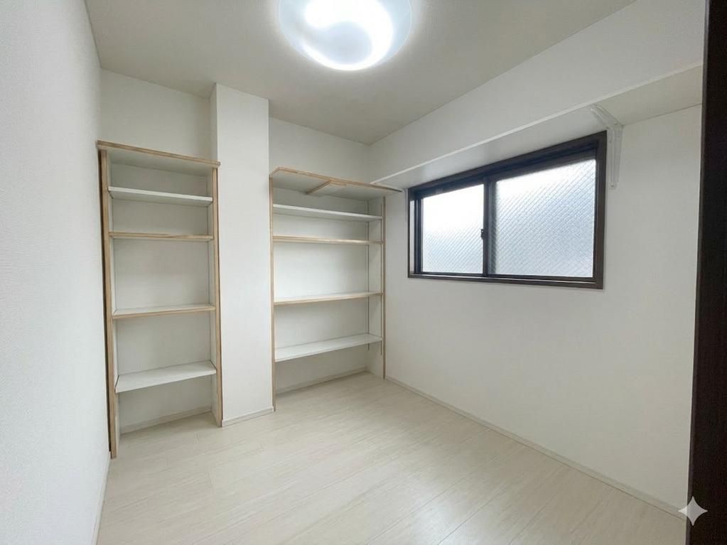 4SLDK Steel-Frame House for Sale in Toyonaka, Osaka - Thumbnail 4