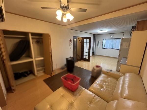 3LDK House for Sale in Higashiosaka, Osaka - Near Shin-Ishikiri Station - Thumbnail 2