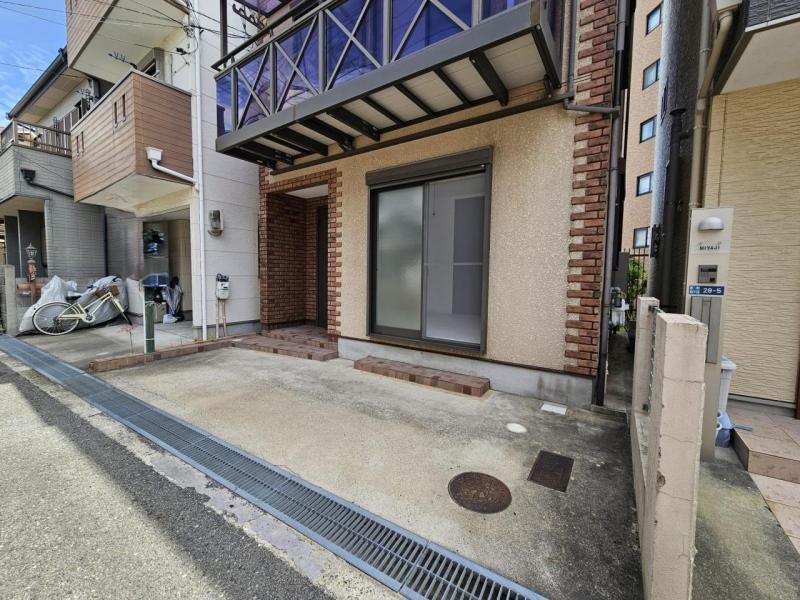 Renovated 3LDK House for Sale in Suita, Osaka - Near Kishi Station - Thumbnail 2