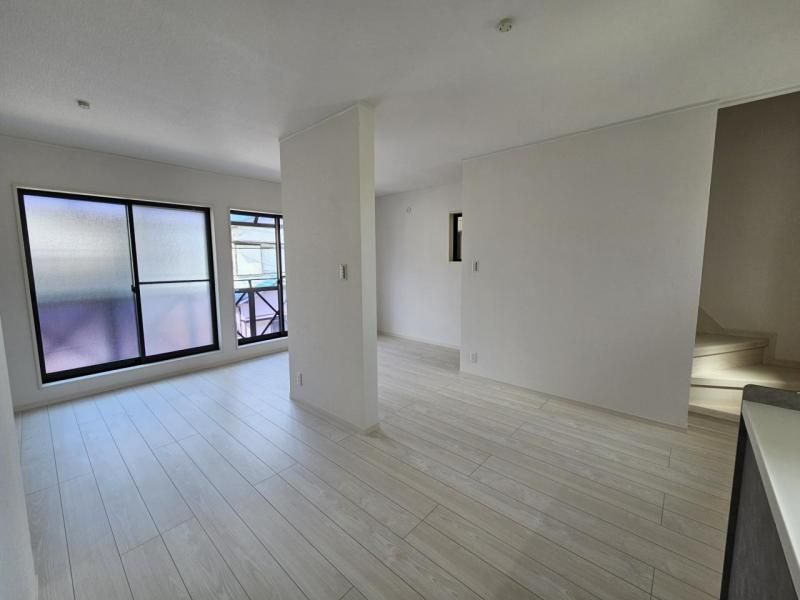 Renovated 3LDK House for Sale in Suita, Osaka - Near Kishi Station - Thumbnail 4