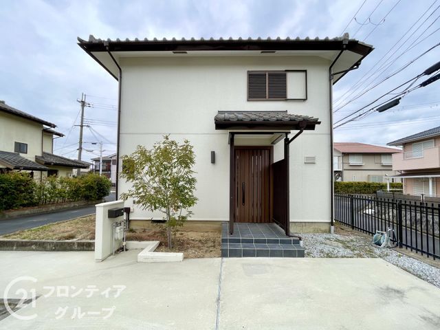 Renovated 3LDK Detached House for Sale in Goryo-cho, Nara - Thumbnail 2