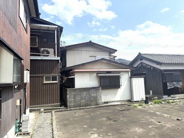Shop-Attached 5LDK House for Sale in Nishiwaki, Hyogo - Thumbnail 3