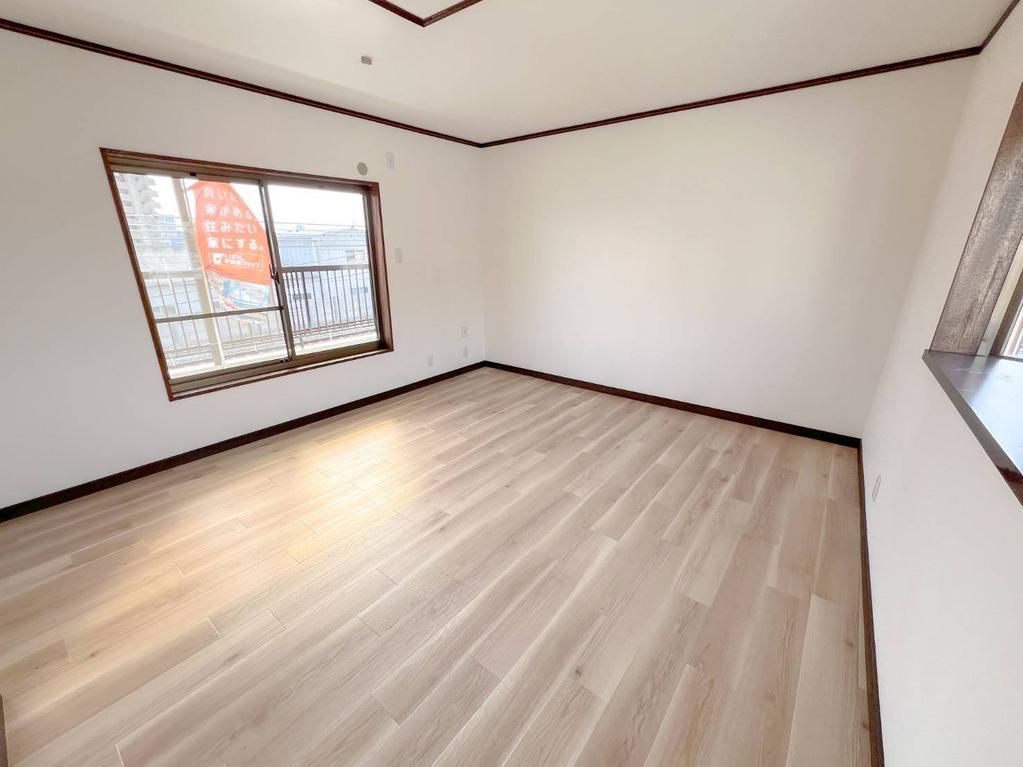 Renovated 4LDK Detached House Near Hanaten Station, Osaka - Thumbnail 3