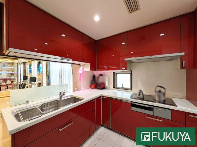 9SLDK Multi-Generational House for Sale in Osaka's Hirano Ward - Thumbnail 3