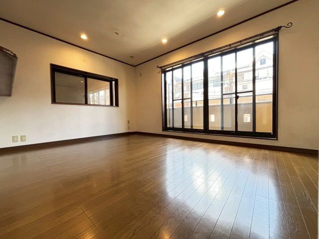 4LDK Detached House for Sale in Kadoma City, Osaka - Thumbnail 2