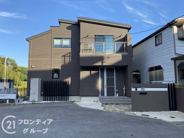2019-Built 3SLDK House with Solar Power & Floor Heating in Kobe - Thumbnail 3