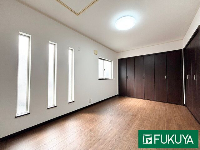 Renovated 5LDK House with Rooftop Balcony in Yao, Osaka - Thumbnail 4