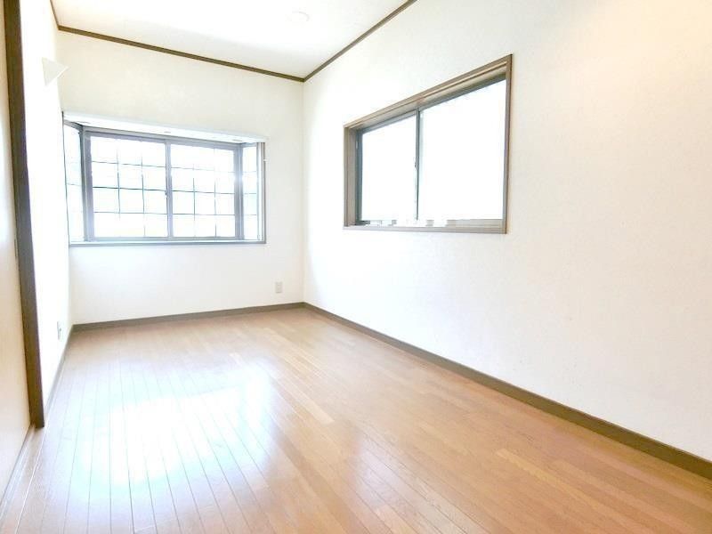 4DK Used House for Sale in Matsubara, Osaka - 70.54 sqm - Thumbnail 2