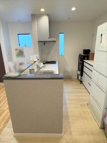 Modern 3-Story House in Kobe Hyogo Ward | 2SLDK | Built 2022 - Thumbnail 4
