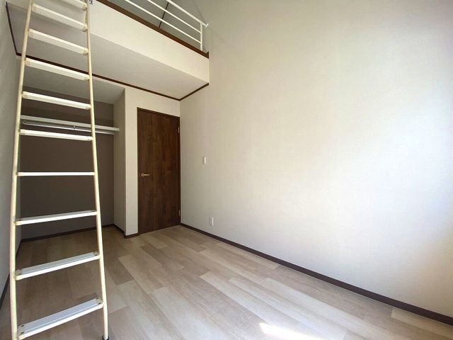 Renovated 4LDK Detached House for Sale in Neyagawa, Osaka - Thumbnail 4