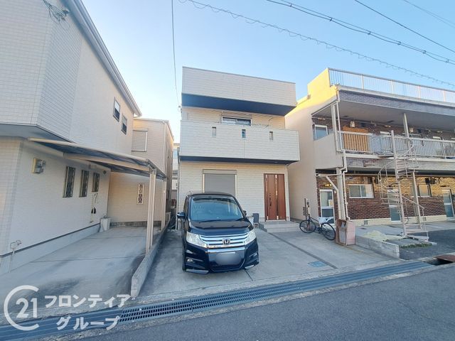 4LDK Detached House for Sale in Yao, Osaka - 8 Min Walk to Station - Thumbnail 3