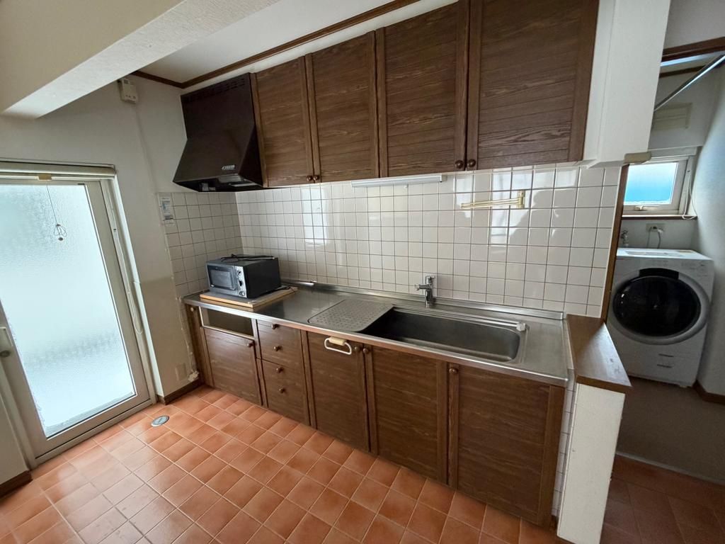 Spacious 5LDK Two-Generation House for Sale in Ishikari, Hokkaido - Thumbnail 4