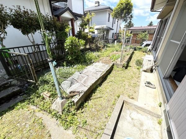 3LDK Detached House in Kobe's Kita Ward with Large Garden - Thumbnail 3