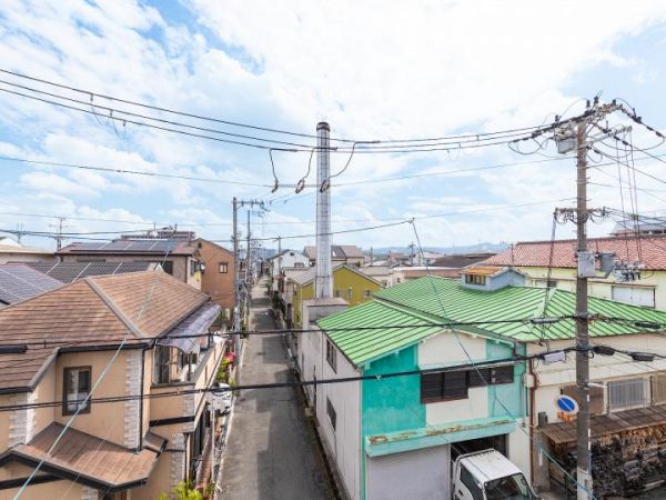 Spacious 3-Story House for Sale in Neyagawa City, Osaka - Thumbnail 2