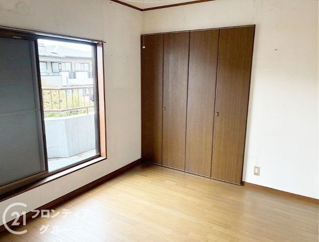 5LDK Detached House for Sale in Kadoma City, Osaka - Thumbnail 2