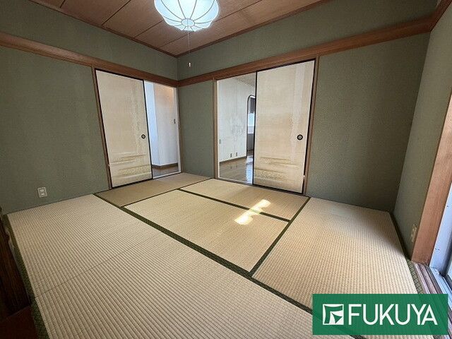 5LDK Renovated House for Sale in Momoyamadai, Kobe - Thumbnail 2