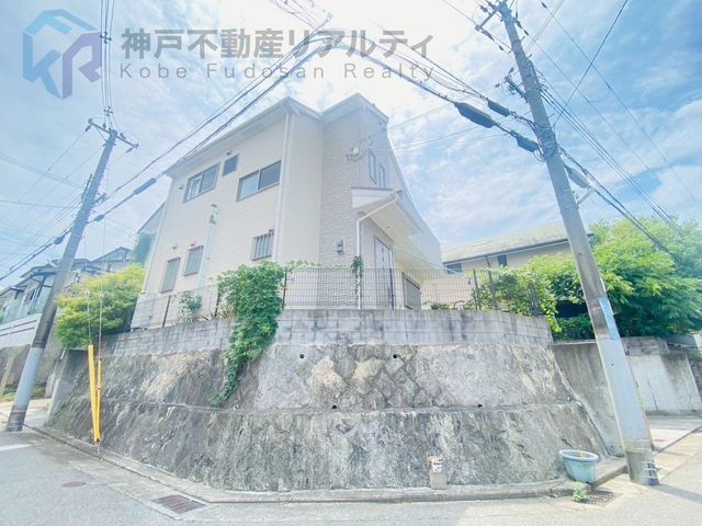 4LDK House with Garden and 2 Car Parking in Kobe Tamon-dai - Thumbnail 3