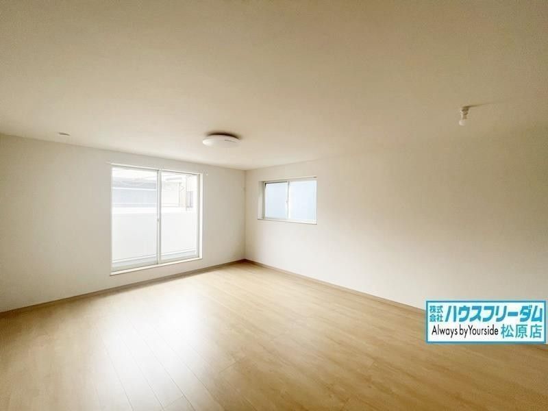 2SLDK House for Sale in Matsubara City, Osaka - Thumbnail 4