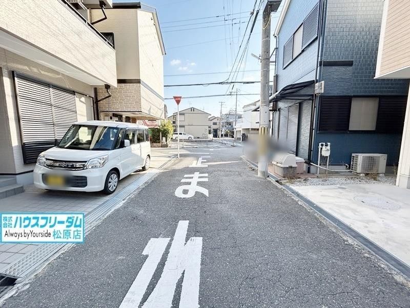 2SLDK House for Sale in Matsubara City, Osaka - Thumbnail 2