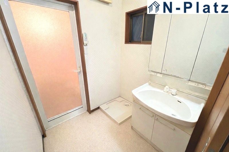 3LDK Detached House for Sale in Yodogawa-ku, Osaka - Thumbnail 3