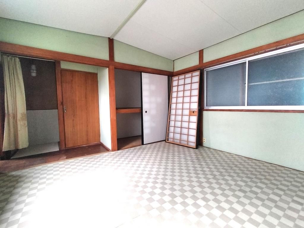 4DK Detached House for Sale near Takawashi Station, Hirakata - Thumbnail 2