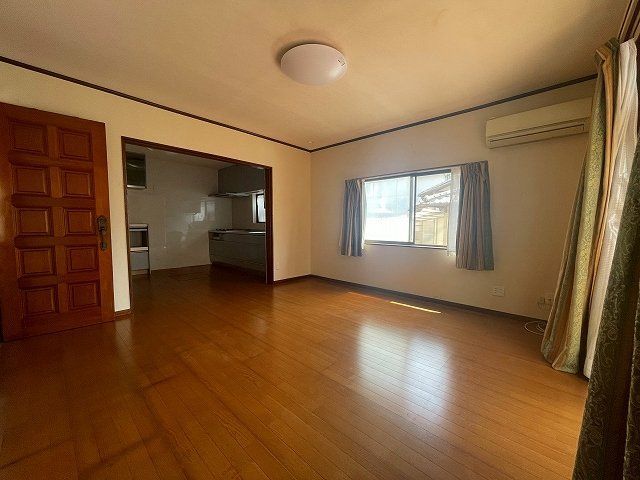Spacious 3LDK Detached House in Quiet Himeji Neighborhood - Thumbnail 3