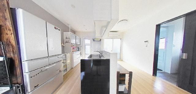 4LDK Modern House for Sale in Hannan City, Osaka - Thumbnail 3