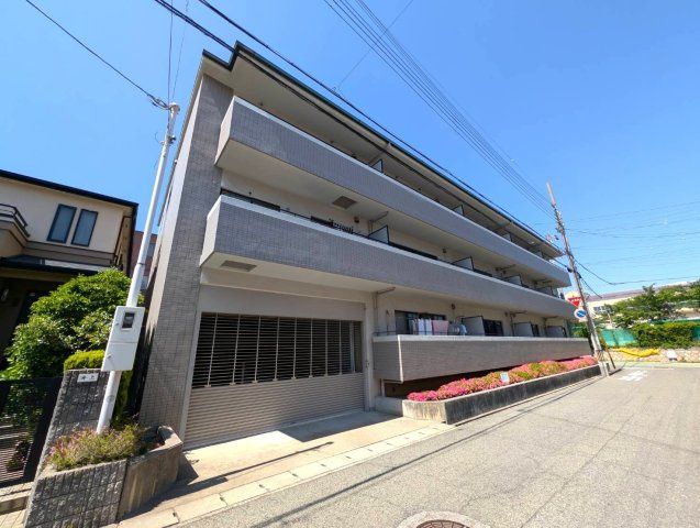 1LDK Apartment near Uozaki Station in Kobe for Rent - Thumbnail 3