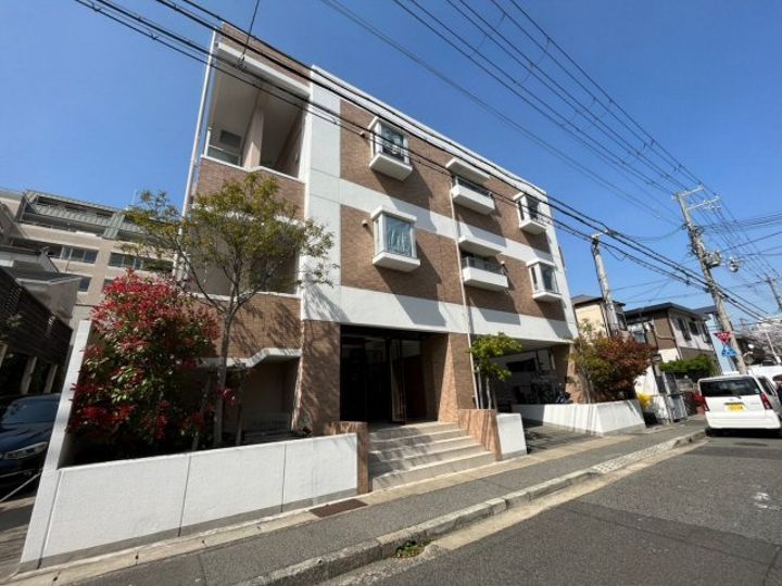 1LDK Apartment near Uozaki Station in Kobe for Rent - Thumbnail 4