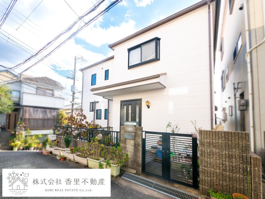 5SLDK House for Sale in Kawakatsu-cho, Neyagawa, Osaka - Thumbnail 2