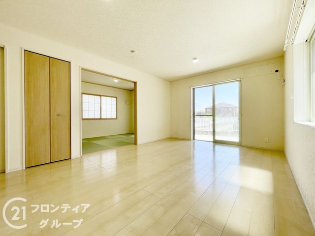 Modern 4LDK House for Sale in Koryo Town, Nara - Thumbnail 3