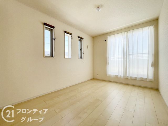 Modern 4LDK House for Sale in Koryo Town, Nara - Thumbnail 4