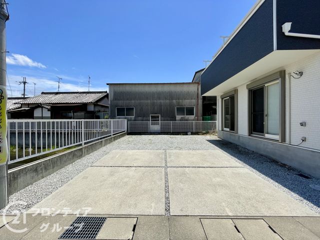 Modern 4LDK House for Sale in Koryo Town, Nara - Thumbnail 2