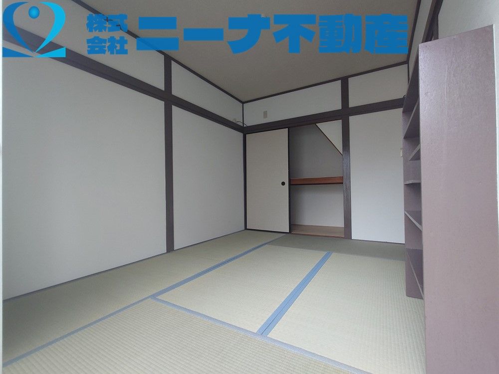 Renovated 3DK Terraced House Near Kongo Station, Osaka Sayama - Thumbnail 2