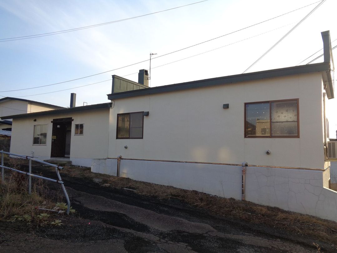 5LDK House with Office Space on Corner Lot in Kitami, Hokkaido - Thumbnail 3