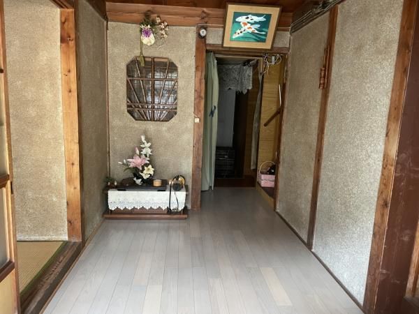 7DK House for Sale in Imabari City with Large Land - Thumbnail 2
