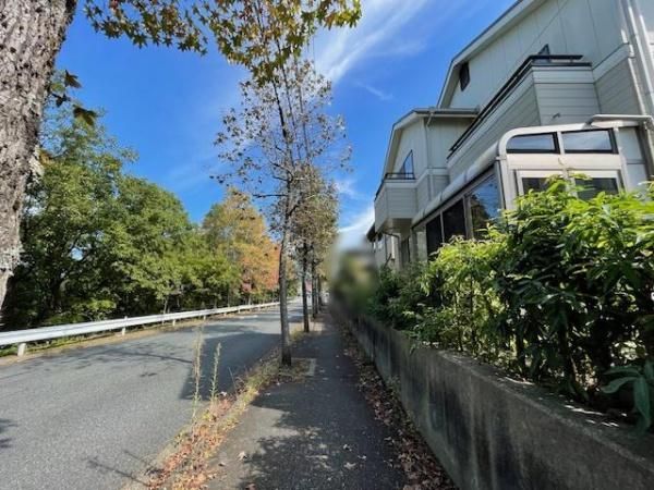 5SLDK Family House in Kobe Kita-ku with 3 Car Parks - Thumbnail 2