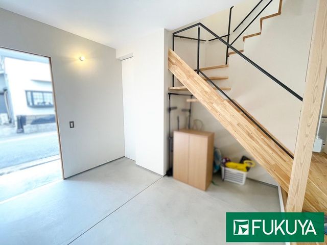 2025-Built 3LDK House in Sakai, Osaka with Open Ceiling and Parking - Thumbnail 2