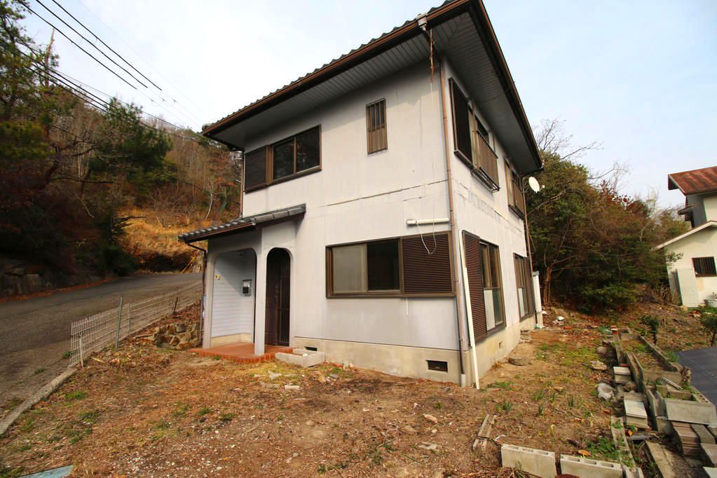 三田市大川瀬の中古戸建て 348万円 4DK 軽量鉄骨造 - Thumbnail 2