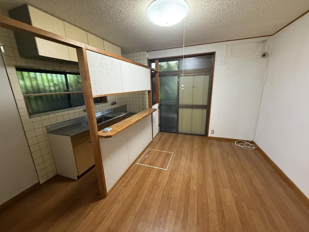 4DK Detached House for Sale in Higashiosaka, Osaka - Thumbnail 3