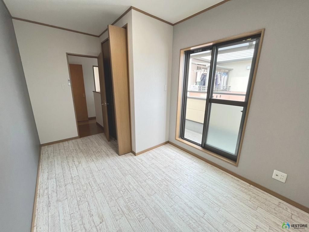 Renovated 3LDK House Near Tsukuno Station, Sakai, Osaka - Thumbnail 4