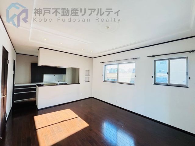 3LDK Corner Lot House for Sale in Kobe Nishi-ku - Thumbnail 4