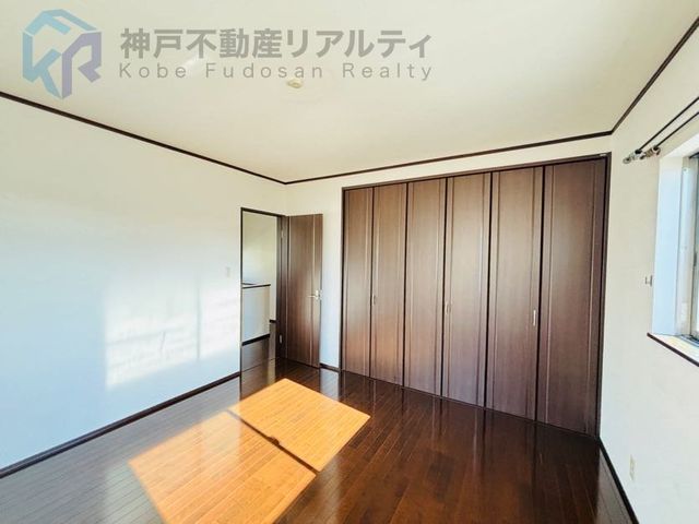 3LDK Corner Lot House for Sale in Kobe Nishi-ku - Thumbnail 2